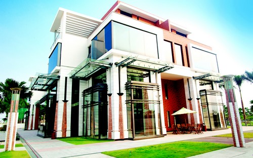 Sở hữu ưu thế về vị trí, giá của mỗi biệt thự Galleria hiện nay là từ 11,25 tỷ cho diện tích sử dụng từ 620 m2. 