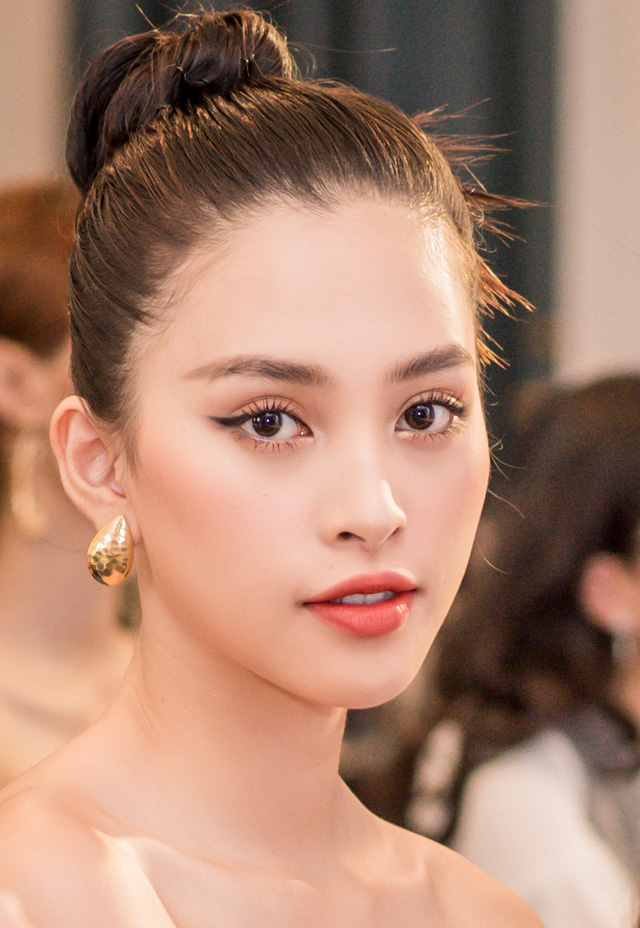 Ngắm nhan sắc lộng lẫy của Ban giám khảo Hoa khôi Du lịch Đà Nẵng 2021 - Ảnh 3.