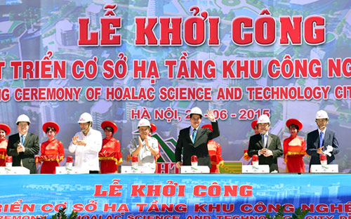 Thủ tướng Nguyễn Tấn Dũng cùng lãnh đạo các bộ, ngành, Hà Nội phát lệnh khởi công dự án ngày 26/6.<br>