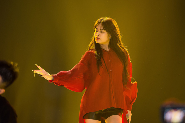 Đột nhập sân khấu Đêm chung kết Hoa hậu Việt Nam 2020 trước giờ G - Ảnh 4.