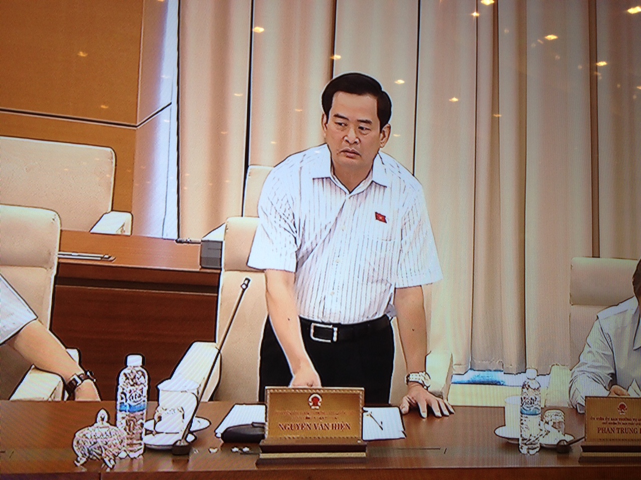 Phó chủ nhiệm Ủy ban Tư pháp Nguyễn Đình Quyền phát biểu tại phiên thảo luận.<br>