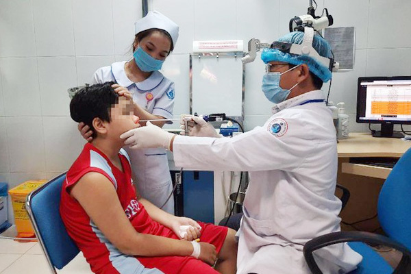 Nếu chảy máu cam liên tục, cảnh giác u xơ vòm mũi họng - Ảnh 1.