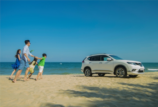 Ra mắt hai mẫu xe X-Trail và Sunny phiên bản cao cấp - Ảnh 2.