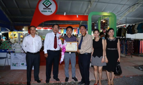 DP Vinh Gia nhận bằng khen của Chủ tịch UBND TP. Cần Thơ