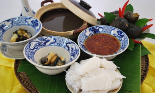 Mùa hè đi ăn bún ốc nguội nức tiếng Hà Thành