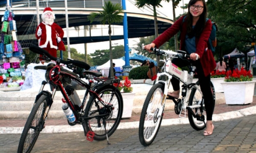 Tưng bừng khai trương xe điện E-Smart