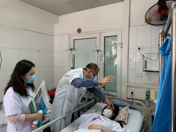 Tiêm filler nâng mũi đón Tết, mất luôn thị lực một bên mắt - Ảnh 1.