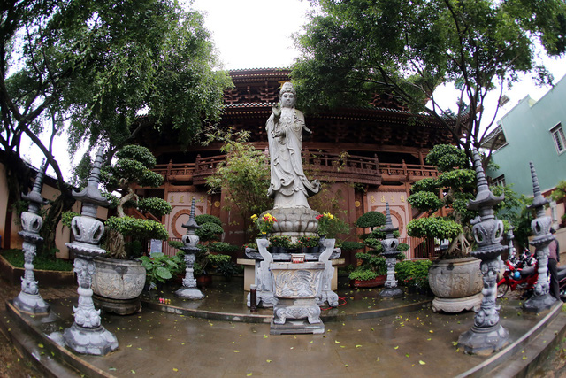 Ngôi chùa mang phong cách Nhật Bản giữa phố núi Gia Lai - Ảnh 3.