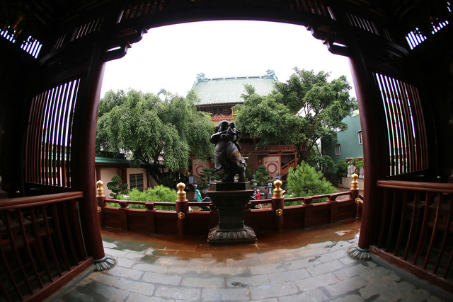 Ngôi chùa mang phong cách Nhật Bản giữa phố núi Gia Lai - Ảnh 6.