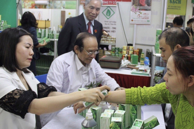 Dầu ngải Vitophar - Sản phẩm nâng tầm cây ngải cứu - Ảnh 2.