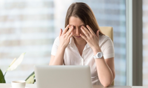 Lý do thực sự khiến mí mắt của bạn bắt đầu sụp xuống