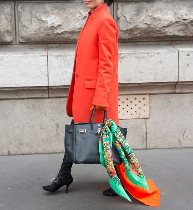 Bạn có thể làm gì với một chiếc khăn quàng? - Ảnh 14.