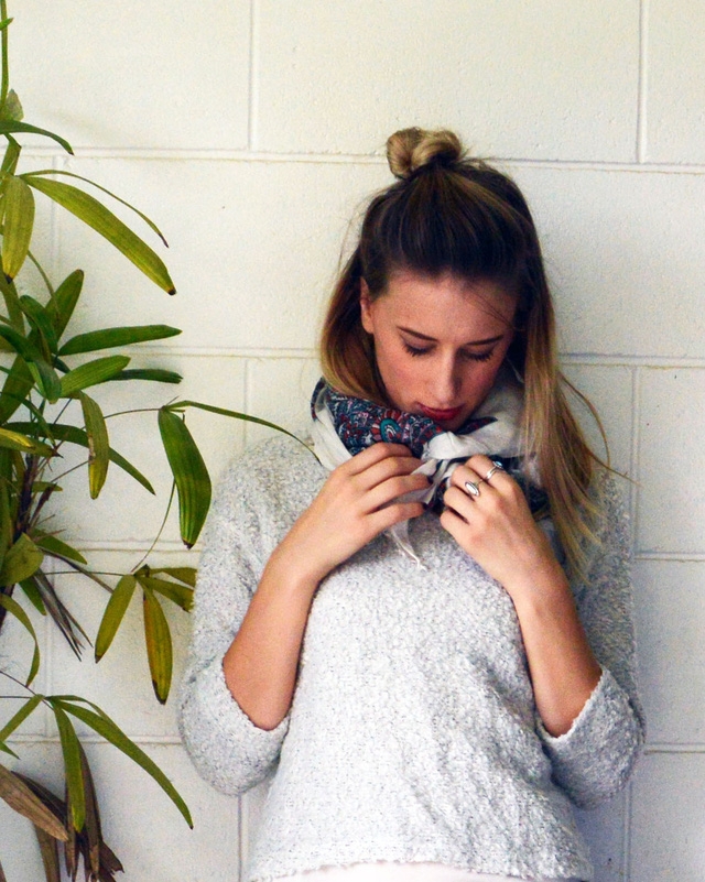 Bạn có thể làm gì với một chiếc khăn quàng? - Ảnh 5.