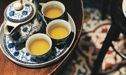 Trà đinh Tân Cương vì sao đắt như vàng?