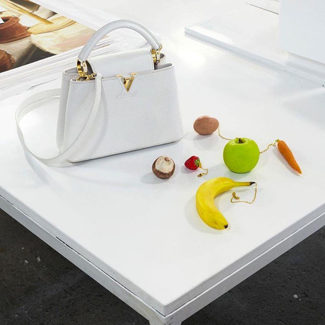 Những phụ kiện thời trang kỳ quặc nhưng vẫn cháy hàng - Ảnh 2.