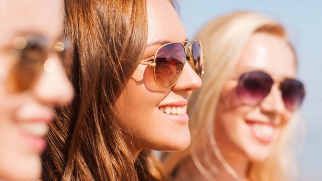 Làm sao để hạn chế lão hóa mắt? - Ảnh 1.