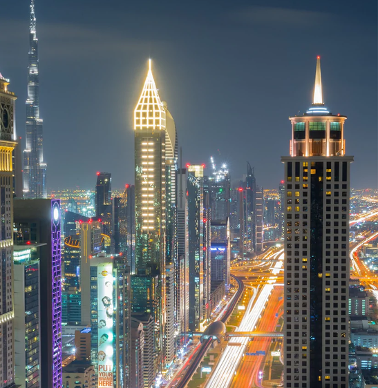 Tham quan khách sạn chọc trời tại Dubai - Ảnh 1.