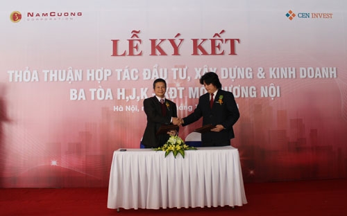 Đại diện CenInvest và Tập đoàn Nam Cường ký thoả thuận hợp tác, ngày 30/12.<br>