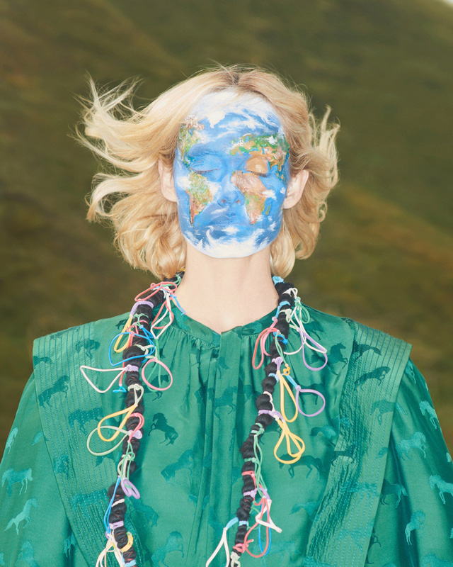 Sự bền vững sẽ đồng hành cùng thời trang xa xỉ? - Ảnh 1.