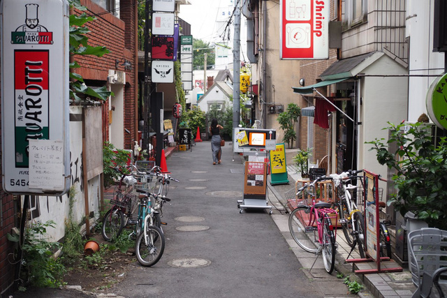 Chầm chậm thôi nhé, ở Tokyo… - Ảnh 2.