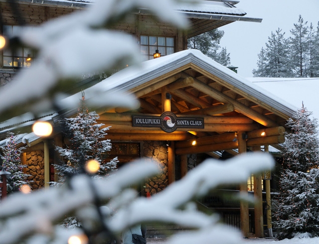 Thăm ngôi làng của ông già Noel giữa mùa Giáng sinh - Ảnh 10.