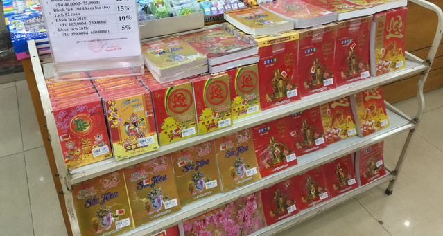 Thị trường lịch Tết 2021 bắt đầu khởi động - Ảnh 1.