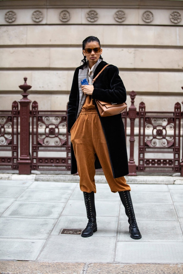 Những khoảnh khắc street style tại London Fashion Week 2019 - Ảnh 1.