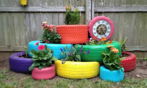 Những khu vườn tái chế rất xinh để đón Tết