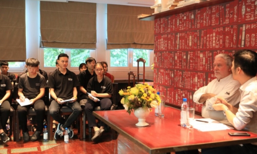Bếp trưởng 2 sao Michelin Alain Dutournier giao lưu cùng học viên trường dạy nghề KOTO