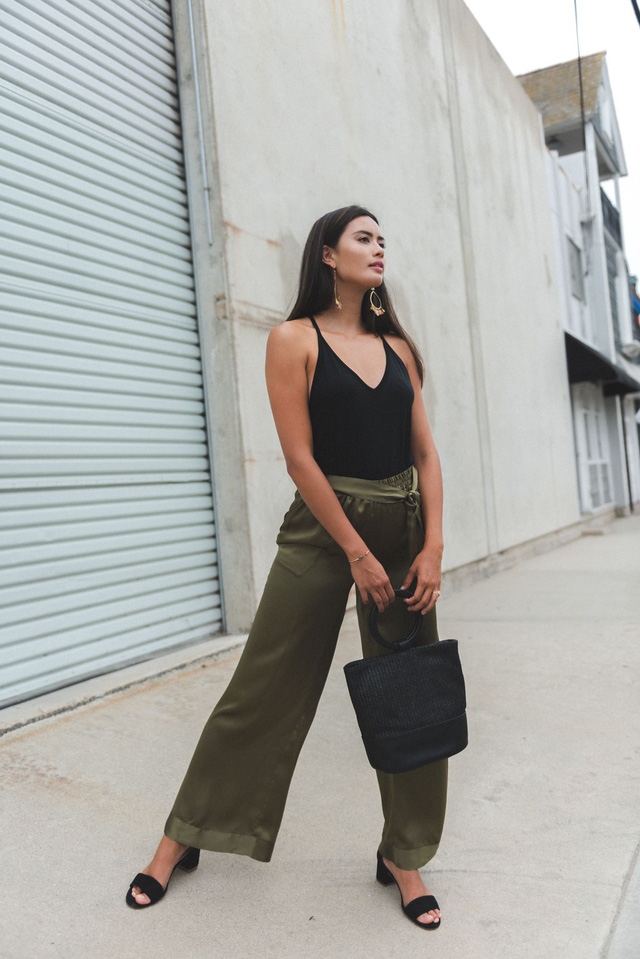 Vải lụa: chất liệu mát rượi của mùa hè - Ảnh 9.