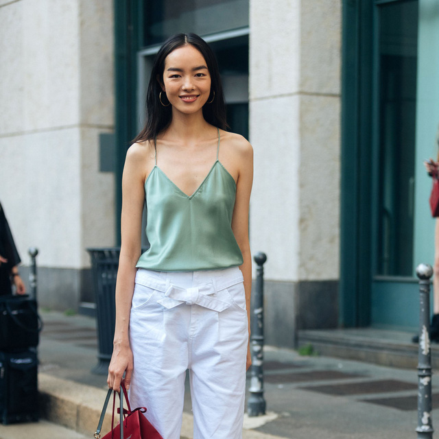 Vải lụa: chất liệu mát rượi của mùa hè - Ảnh 12.