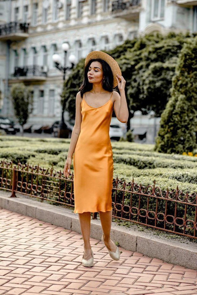 Vải lụa: chất liệu mát rượi của mùa hè - Ảnh 7.