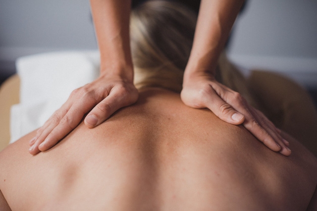 Tự ý chữa trị các bệnh cột sống: cẩn thận mang thêm bệnh - Ảnh 3.