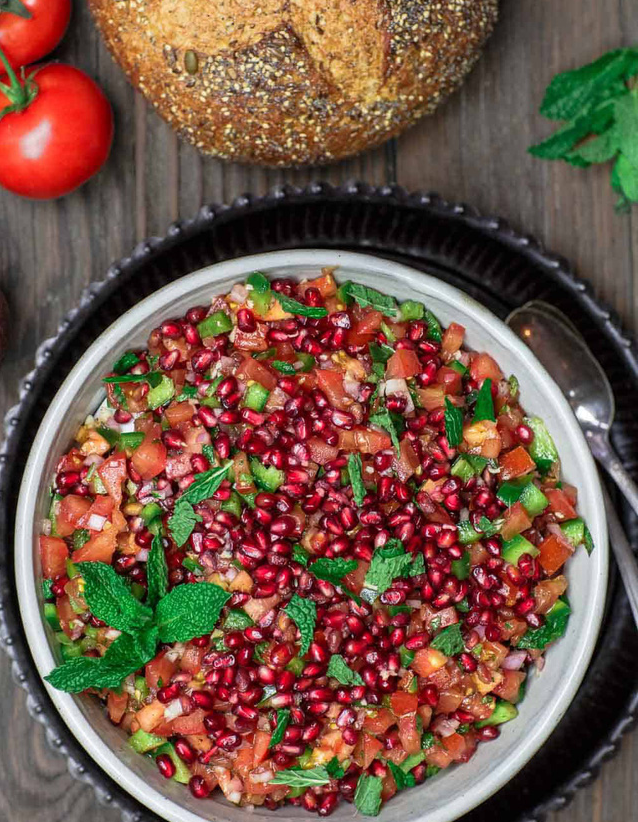 3 món salad nhìn là mê từ trái lựu - Ảnh 1.