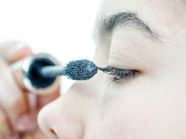 9 ghi nhớ để sử dụng mascara đúng cách - Ảnh 1.