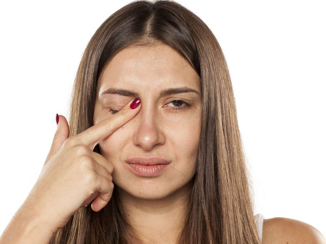 Giải pháp cho mắt bị dị ứng do khói bụi - Ảnh 1.