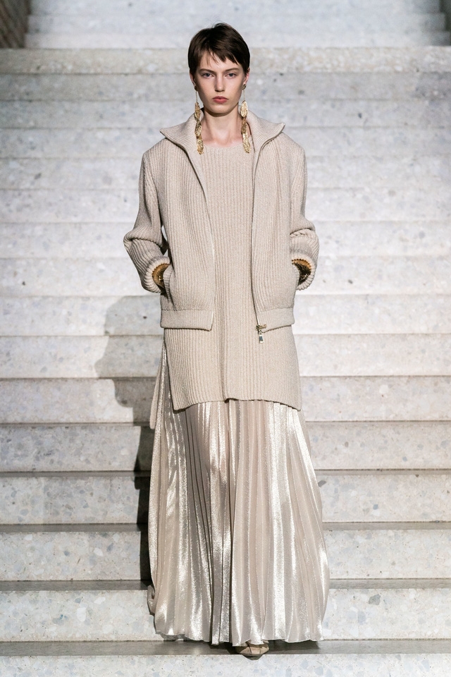 BST Resort 2020 của Max Mara: vẻ đẹp vượt thời gian - Ảnh 3.