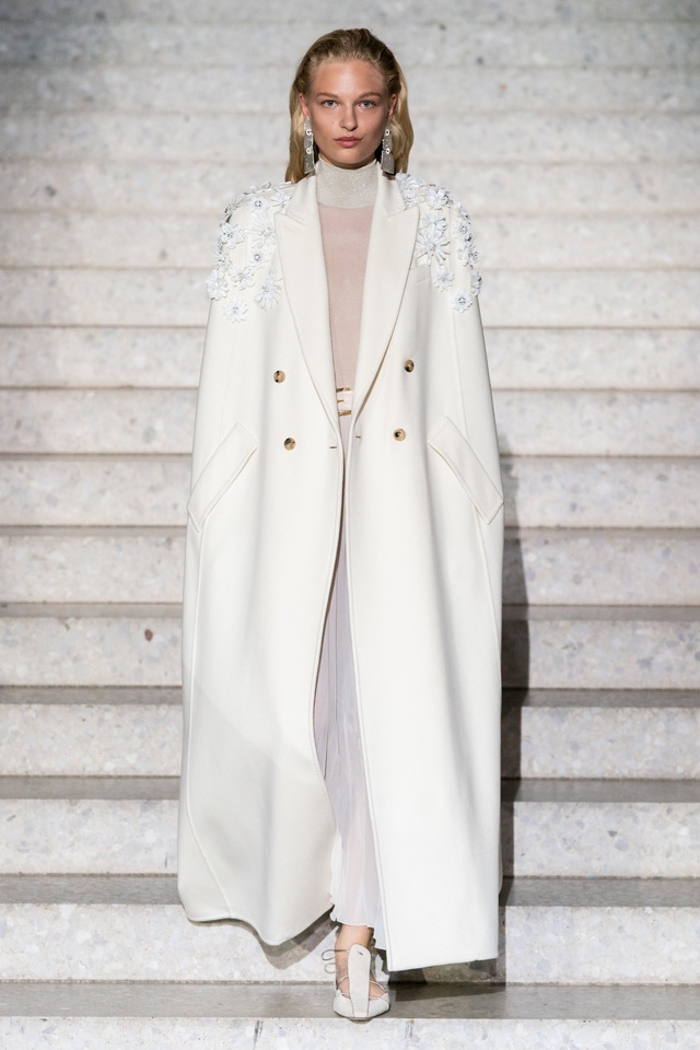 BST Resort 2020 của Max Mara: vẻ đẹp vượt thời gian - Ảnh 14.