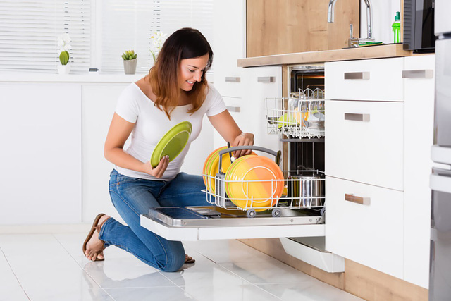 5 hiểu lầm khiến máy rửa bát mất điểm - Ảnh 1.