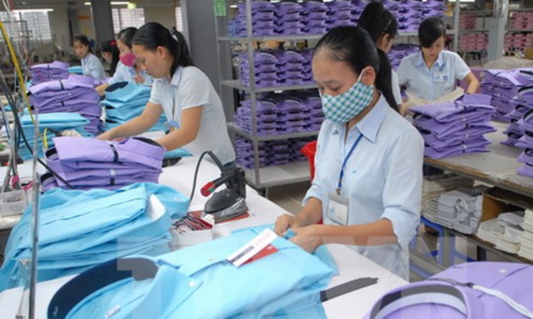 Các nhà hoạch định chính sách đưa ra quy định cả sợi vải và sản phẩm dệt may cuối cùng phải được sản xuất và nhập từ nhóm các nước thuộc TPP mới được hưởng ưu đãi thuế quan.<br>