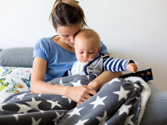 Trẻ sơ sinh dùng kháng sinh nhiều có thể suy giảm tăng trưởng - Ảnh 2.