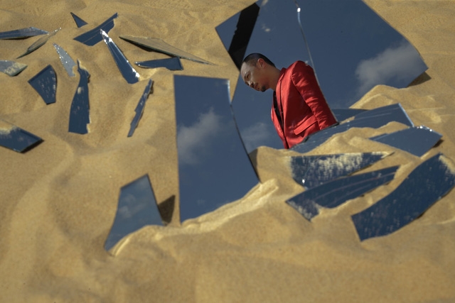 Hà Lê mang Mưa Hồng về không gian đương đại - Ảnh 2.