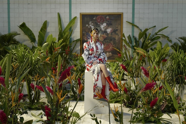 Hà Lê mang Mưa Hồng về không gian đương đại - Ảnh 3.