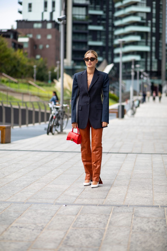 Chất liệu da nhuộm phủ sóng Milan Fashion Week - Ảnh 5.