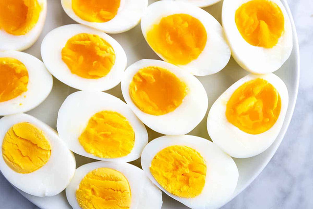 7 loại thực phẩm nâng cao hệ miễn dịch lúc giao mùa - Ảnh 3.