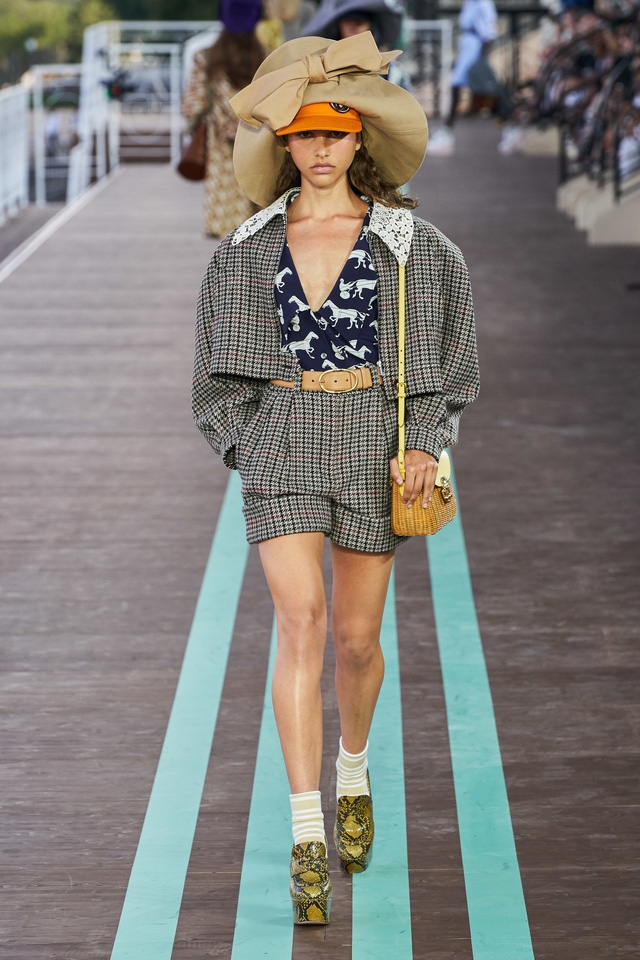 BST Resort 2020 của Miu Miu: hoài cổ và khác biệt - Ảnh 6.