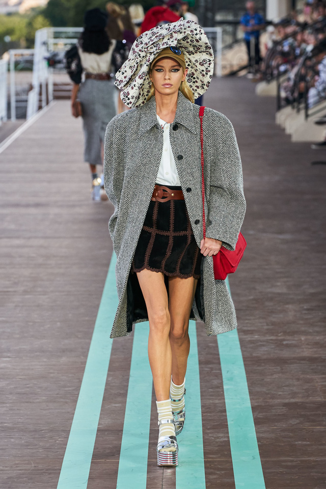 BST Resort 2020 của Miu Miu: hoài cổ và khác biệt - Ảnh 16.