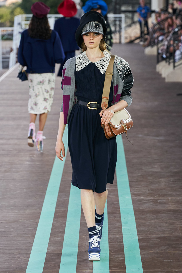 BST Resort 2020 của Miu Miu: hoài cổ và khác biệt - Ảnh 18.