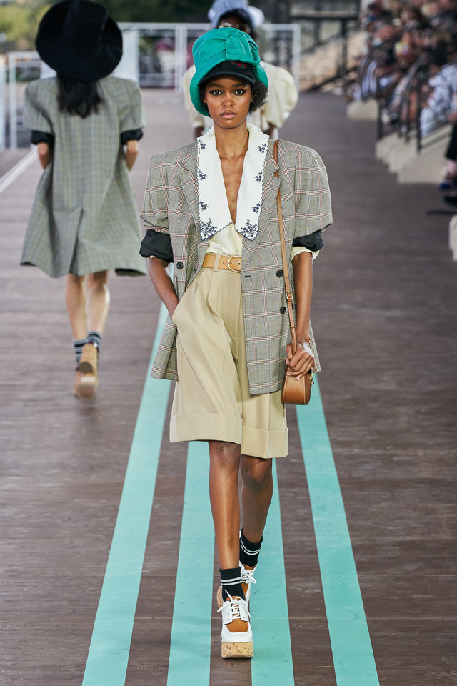 BST Resort 2020 của Miu Miu: hoài cổ và khác biệt - Ảnh 2.