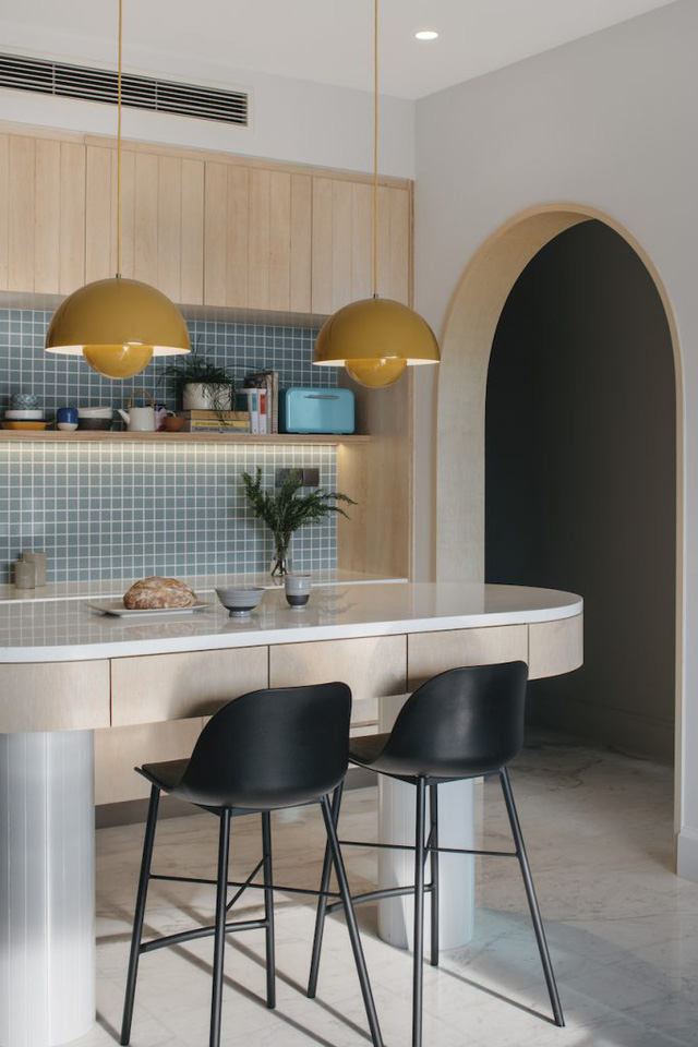 Những đường cong mềm mại trong căn hộ tông màu lạnh - Ảnh 3.